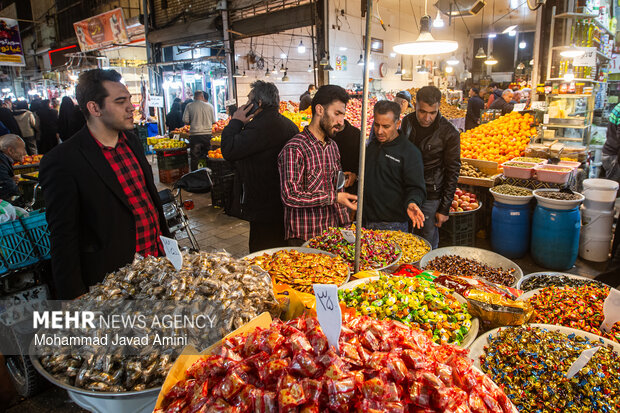بازار قزوین در ساعات پایانی سال ۱۴۰۴