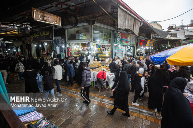 بازار قزوین در ساعات پایانی سال ۱۴۰۴