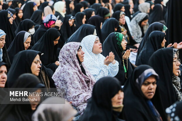 تحویل سال جدید در حرم حضرت معصومه (س)