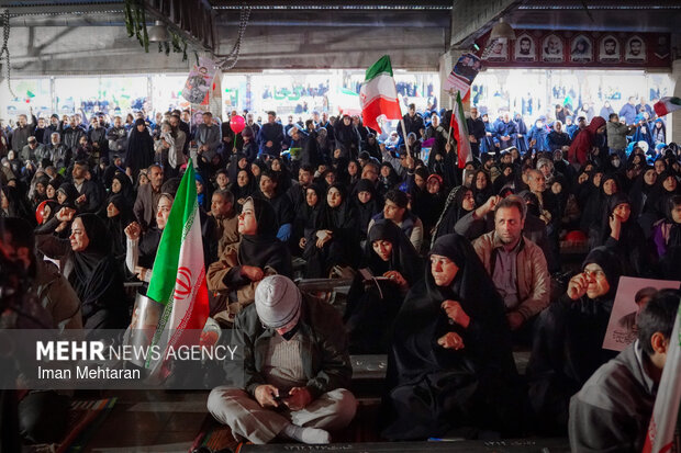 مراسم سال تحویل در مزار شهدا کرمانشاه