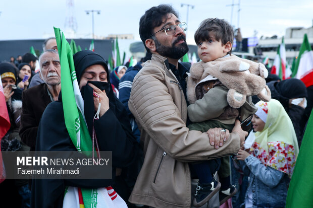 لحظه تحویل سال در میدان انقلاب اسلامی تهران