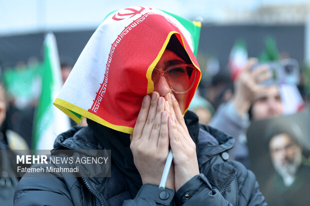 لحظه تحویل سال در میدان انقلاب اسلامی تهران