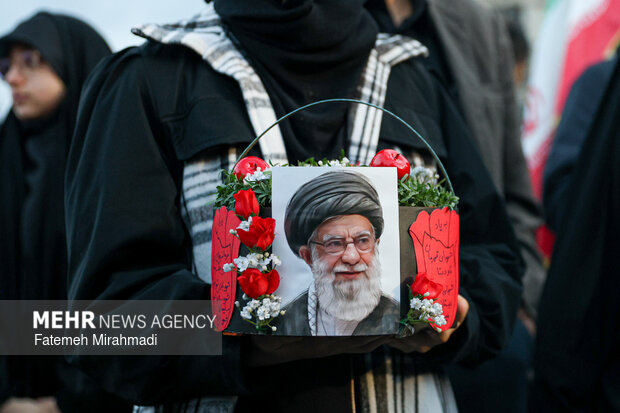 لحظه تحویل سال در میدان انقلاب اسلامی تهران