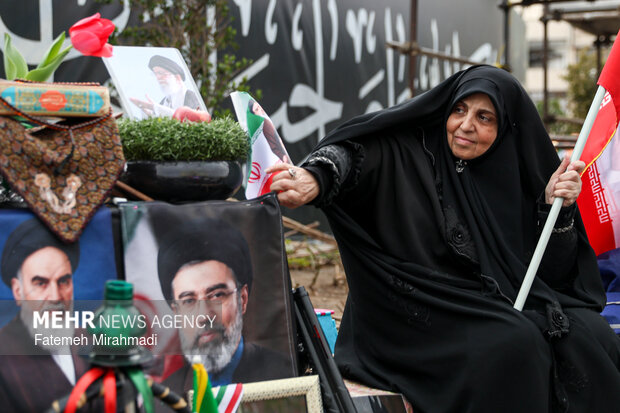 لحظه تحویل سال در میدان انقلاب اسلامی تهران