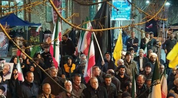 تجمع مردم آشتیان در بیعت با رهبر معظم انقلاب در شب عید فطر