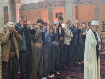 عید بندگی در سنندج؛ نوای تکبیر پس از یک ماه روزه‌داری طنین‌انداز شد