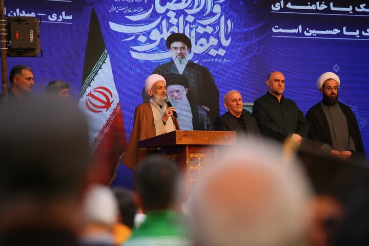 آیت الله لائینی: ترکیب «میدان و خیابان» رمز ناکامی دشمنان است