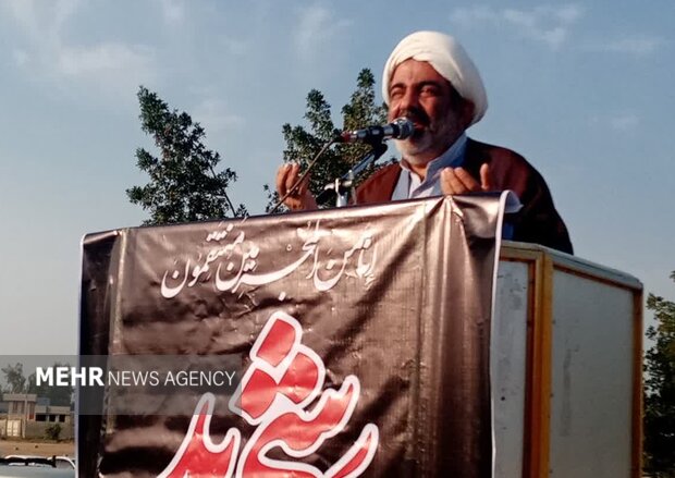 تأکید امام جمعه آب‌پخش بر توجه به اقتصاد مقاومتی و حمایت از نیازمندان