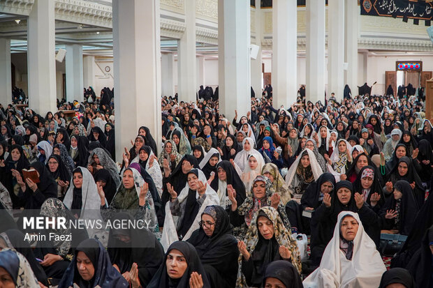 اقامه نماز عید سعید فطر در حرم شاهچراغ(ع)