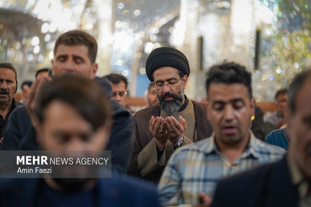 اقامه نماز عید سعید فطر در حرم شاهچراغ(ع)