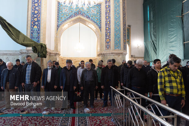 اقامه نماز عید فطر در حرم امام رضا(ع)