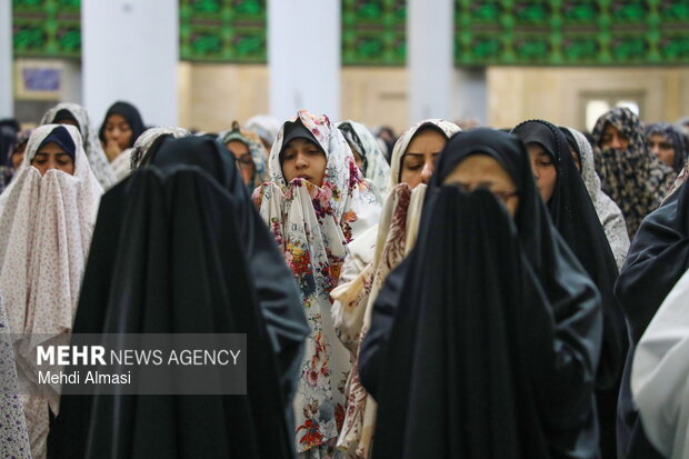 اقامه نماز عید سعید فطر در زنجان