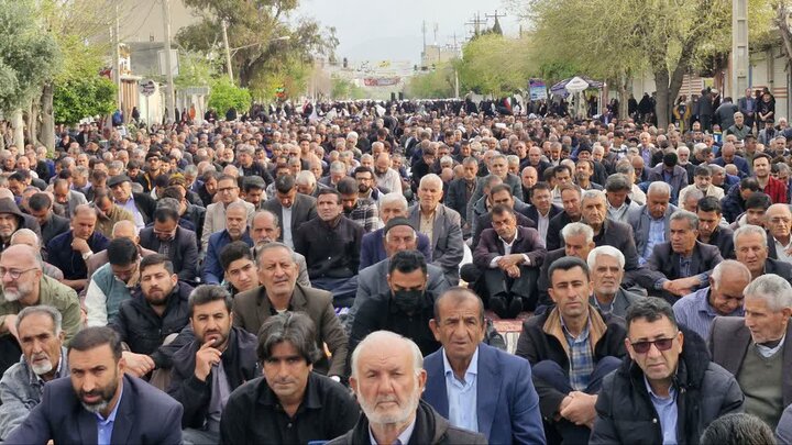 اقامه نماز عید فطر در نورآباد ممسنی