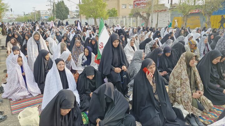 اقامه نماز عید فطر در نورآباد ممسنی