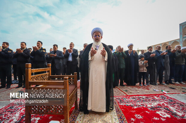 اقامه نماز عید سعید فطر در یزد