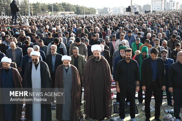 اقامه نماز عید سعید فطر در بیرجند