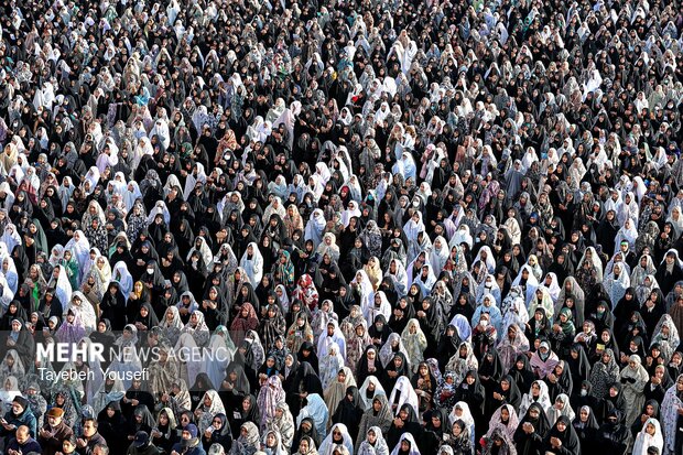اقامه نماز عید سعید فطر در همدان
