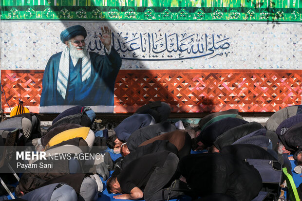 اقامه نماز عید سعید فطر در مسجد جامع نارمک تهران