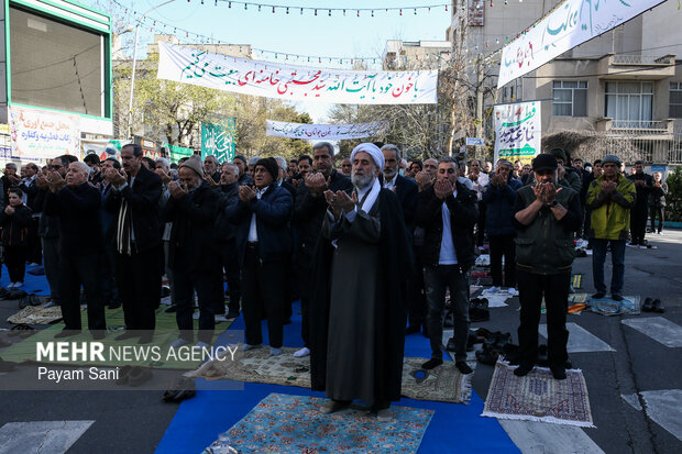 اقامه نماز عید سعید فطر در مسجد جامع نارمک تهران