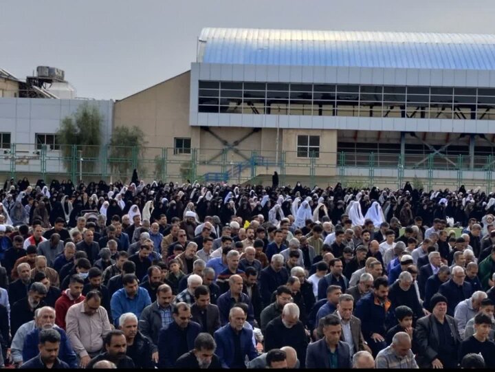 امام جمعه بم: موفقیتهای دفاعی کشور نتیجه صبر و جهاد مجاهدان است