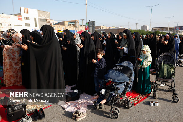اقامه نماز عید سعید فطر در اهواز