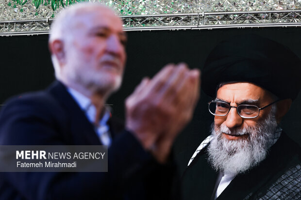 اقامه نماز عید سعید فطر در امام‌زاده صالح (ع) تهران