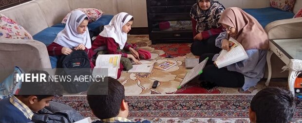 روایت مهر در میانه جنگ تحمیلی دشمن؛ وقتی خانه یک آموزگار مدرسه میشود