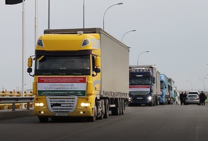 ۱۰۷ کامیون کمک‌های بشردوستانه تاجیکستان از مرز سرخس وارد ایران شد