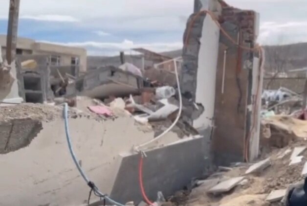 روایت جنایت دشمن آمریکایی اسرائیلی در روستای دیزج امیردار اسکو