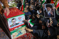 آرامگاه ابدی سردار شهید نائینی در دارالسلام کاشان آماده‌سازی شد