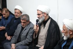 خانواده شهدا صاحبان اصلی انقلاب؛ شهید عنصر راهنما است