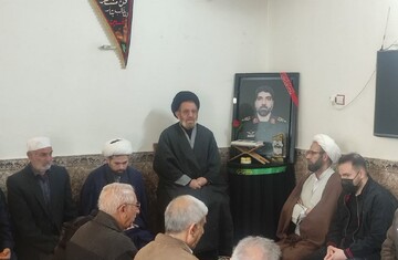 دیدار امام جمعه خرم‌آباد با خانواده شهید «محمدباقر طاهرپور»