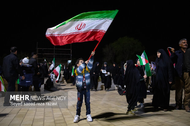 وداع با پیکر کودکان شهید اصفهان؛ صحرای محشری از اشک و فریاد