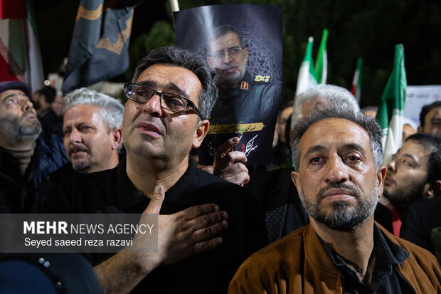 مراسم وداع با پیکر سردار شهید علی‌محمد نائینی