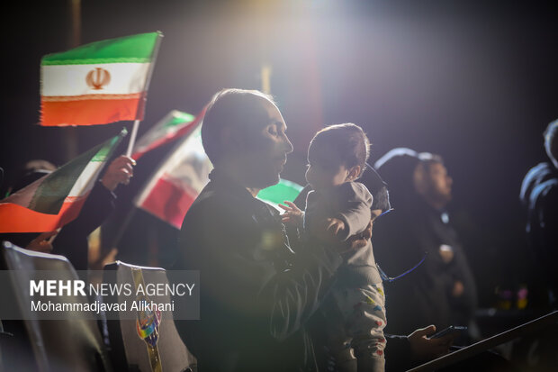 اجتماع بزرگ فدائیان امام خامنه‌ای