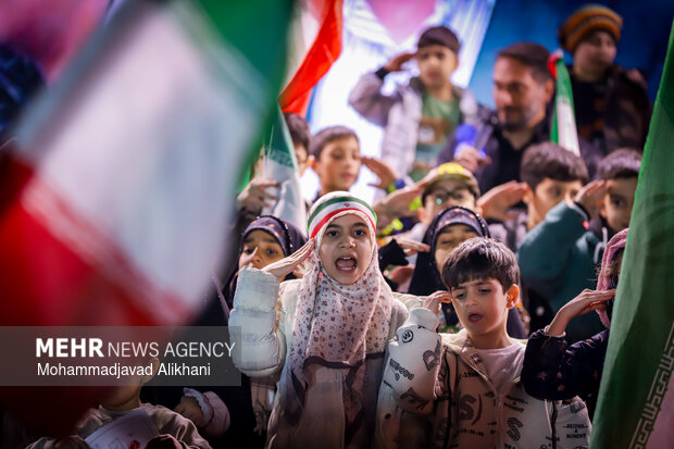 اجتماع بزرگ فدائیان امام خامنه‌ای