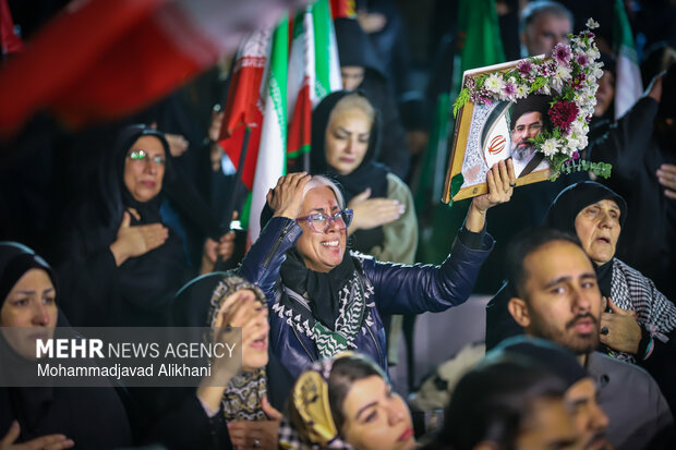 اجتماع بزرگ فدائیان امام خامنه‌ای