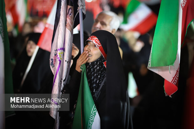 اجتماع بزرگ فدائیان امام خامنه‌ای