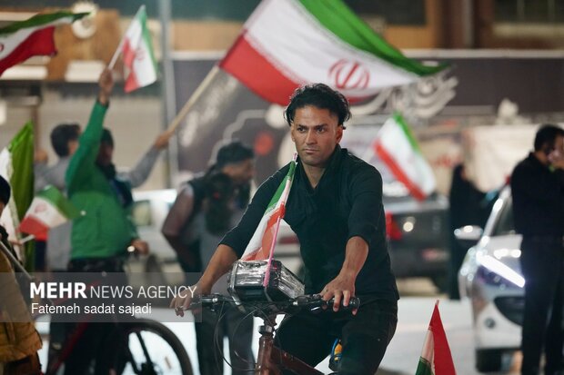 حضور پرشور کرمانی ها برای همبستگی ملی در میدان آزادی