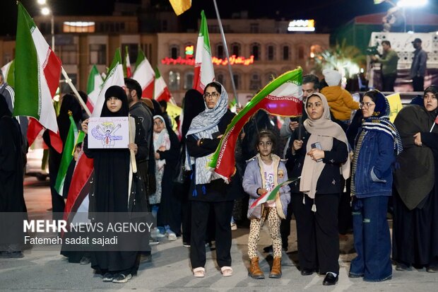 حضور پرشور کرمانی ها برای همبستگی ملی در میدان آزادی