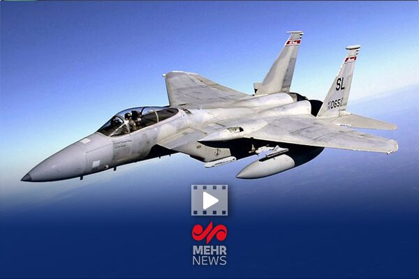 لحظه هدف قرار دادن جنگنده F15 دشمن توسط پدافند هوایی ارتش