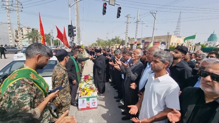شهید مدافع وطن در گناوه تشییع و تدفین شد