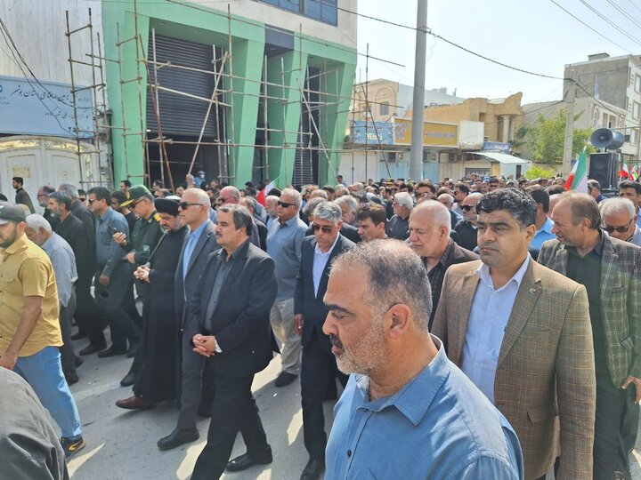 شهید مدافع وطن در گناوه تشییع و تدفین شد