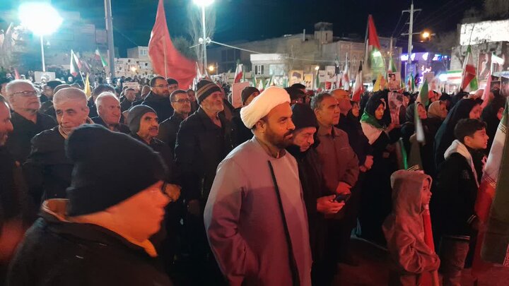 شبی از همدلی و اقتدار در قروه؛از فریادهای استکبارستیز تا زمزمههای دعا