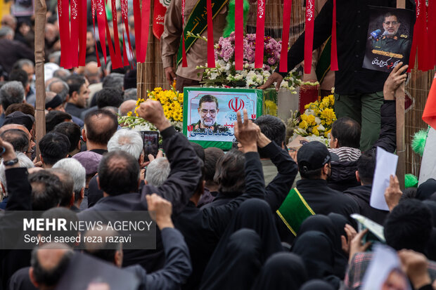 مراسم تشیع  پیکر سردار شهید علی‌محمد نائینی در کاشان