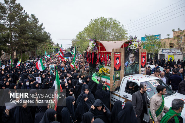 مراسم تشیع  پیکر سردار شهید علی‌محمد نائینی در کاشان