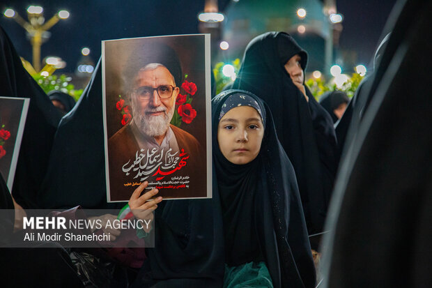 آیین وداع با پیکر شهید «اسماعیل خطیب» در حرم رضوی