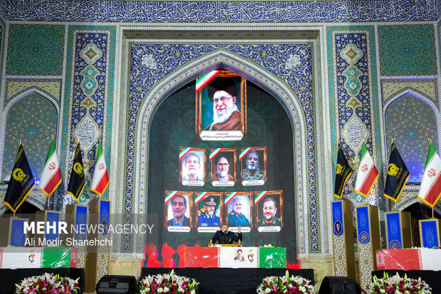 آیین وداع با پیکر شهید «اسماعیل خطیب» در حرم رضوی