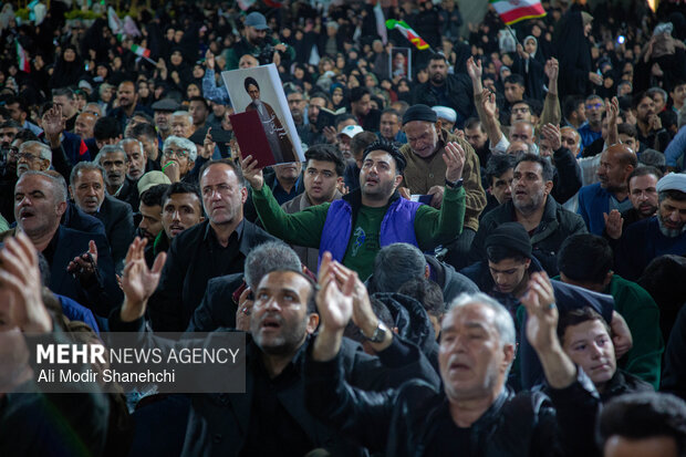 آیین وداع با پیکر شهید «اسماعیل خطیب» در حرم رضوی