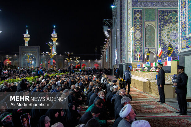 آیین وداع با پیکر شهید «اسماعیل خطیب» در حرم رضوی
